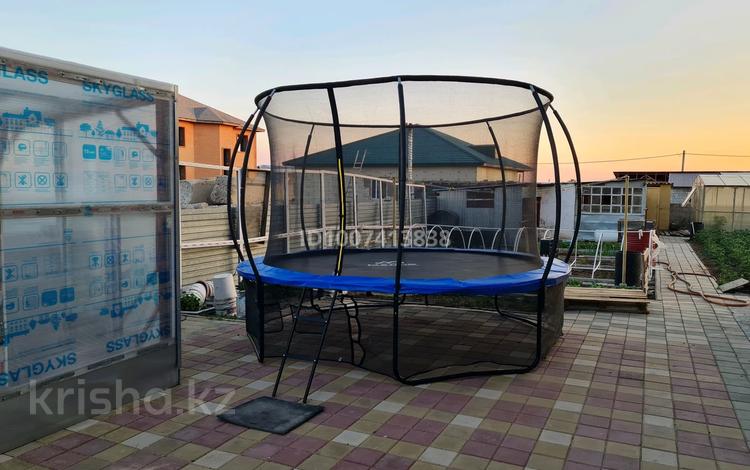 Отдельный дом · 7 комнат · 272 м² · 10 сот., мкр Кунгей , улица 2-я 94 — Напротив арки на ТБЦ, возле магазина Айзере за 62 млн 〒 в Караганде, Казыбек би р-н — фото 5