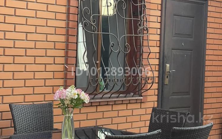 2-бөлмелі пәтер · 35 м² · 1/1 қабат, Абая 18/2 — Возле телевышки, бағасы: 35 000 ₸ в Приозёрске — фото 2