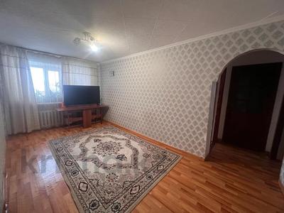 3-комнатная квартира, 55 м², 1/5 этаж, Майкудук, Бирюзова за 10.5 млн 〒 в Караганде, Алихана Бокейханова р-н