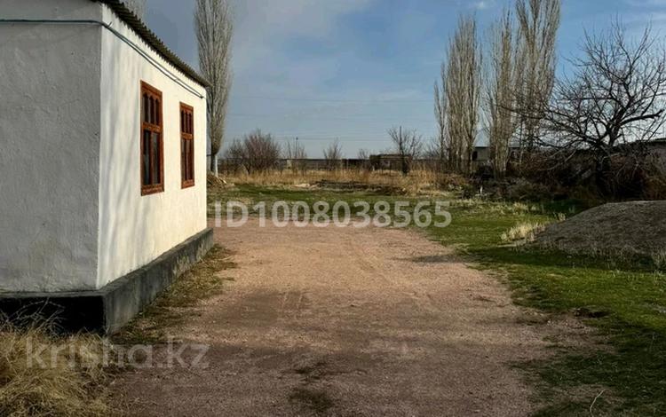 Отдельный дом · 3 комнаты · 60 м² · 30 сот., Суинбай 34 — Байтерек ауылы за 15 млн ₸ в Таразе — фото 2