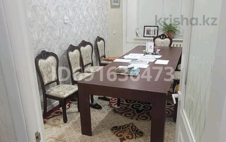 3-комнатная квартира · 62 м² · 1/5 этаж, Авангард 4 — Авангард 4мкр 4дом Школы, Фикс прайс, рядом Лидер SP Парк Победы КазМунайГаз за 17.5 млн 〒 в Атырау, мкр Авангард-4 — фото 13