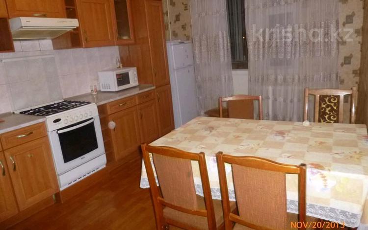 4-бөлмелі пәтер, 86 м², 1/6 қабат ай сайын, Т. Масина 41, бағасы: 150 000 〒 в Уральске — фото 2