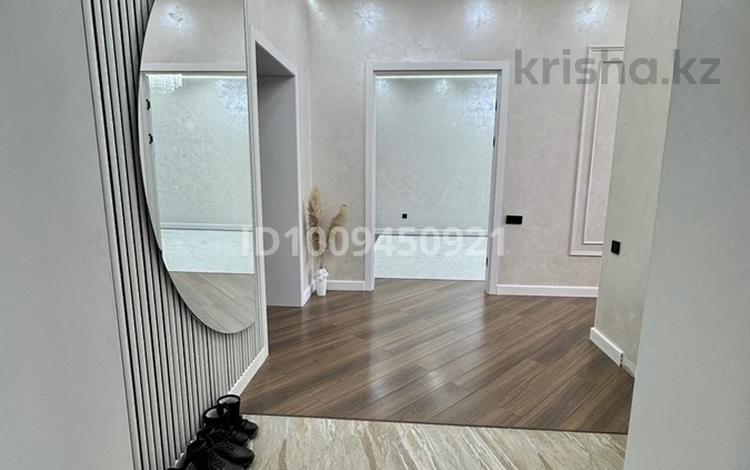 3-бөлмелі пәтер · 85 м² · 4/5 қабат, мкр Юго-Восток 1/1 блок А, Б, бағасы: 52 млн ₸ в Караганде, Казыбек би р-н — фото 2