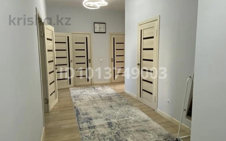 3-комнатная квартира · 74 м² · 2/19 этаж, мкр Юго-Восток, Шахтёров 52Б — Шахтёров 52Б за 270 000 ₸ в Караганде, Казыбек би р-н — фото 12