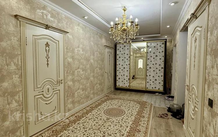 3-комнатная квартира · 105 м² · 9/10 этаж, мкр Нурсая, Таумуш Жумагалиев 15 за 42.5 млн ₸ в Атырау — фото 2
