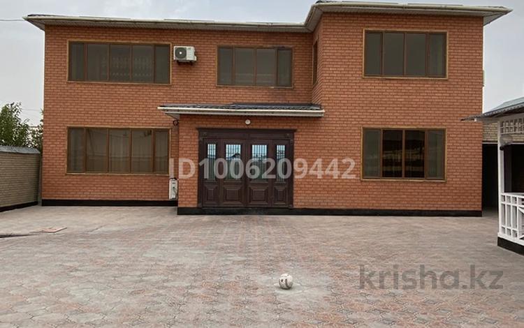 Отдельный дом · 10 комнат · 10 м² · 10 сот., Юлдашева 55 — Возле вокзала за 80 млн 〒 в Туркестане — фото 2