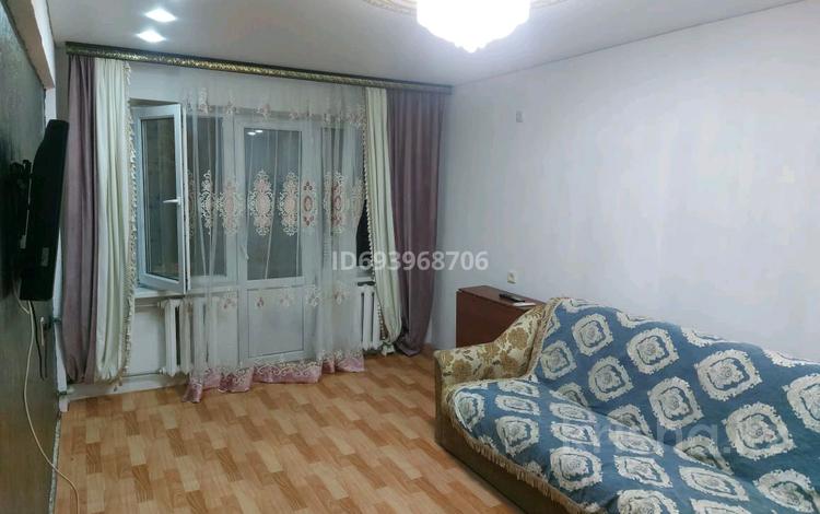 1-комнатная квартира, 33 м², 2/5 этаж помесячно, Мухамеджанова 14 за 90 000 〒 в Балхаше — фото 2