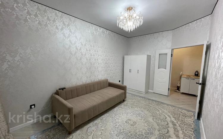 1-комнатная квартира · 40 м² · 8/9 этаж, E-669 13 за 200 000 ₸ в Астане, Есильский р-н — фото 2