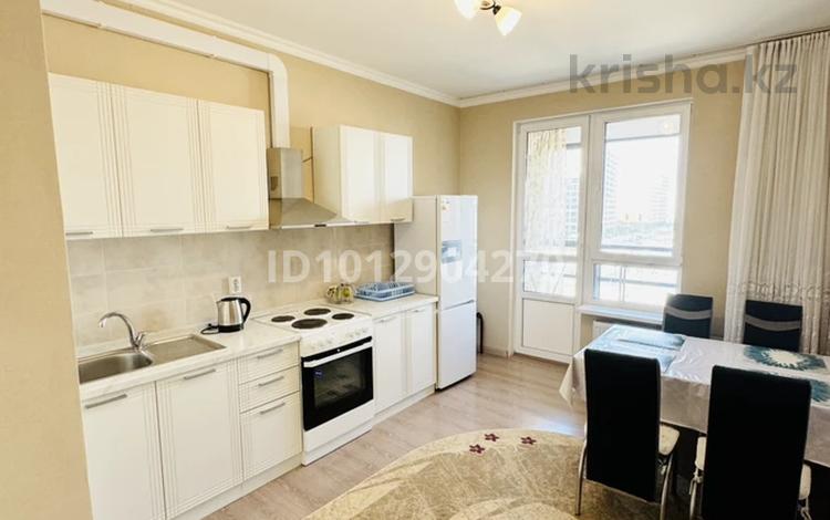 2-комнатная квартира · 65 м² · 2/7 этаж, Бектурова 4/1 — Бектурова за 300 000 ₸ в Астане, Нура р-н — фото 2