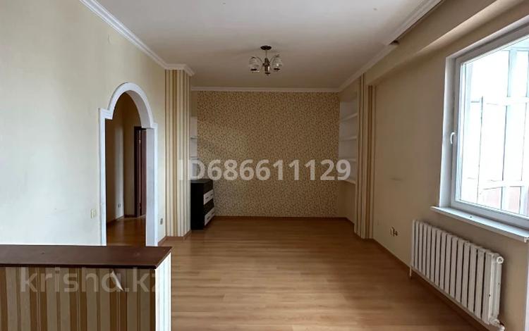 2-комнатная квартира, 77 м² помесячно, Калдаякова 1 за 210 000 〒 в Астане, Алматы р-н — фото 2
