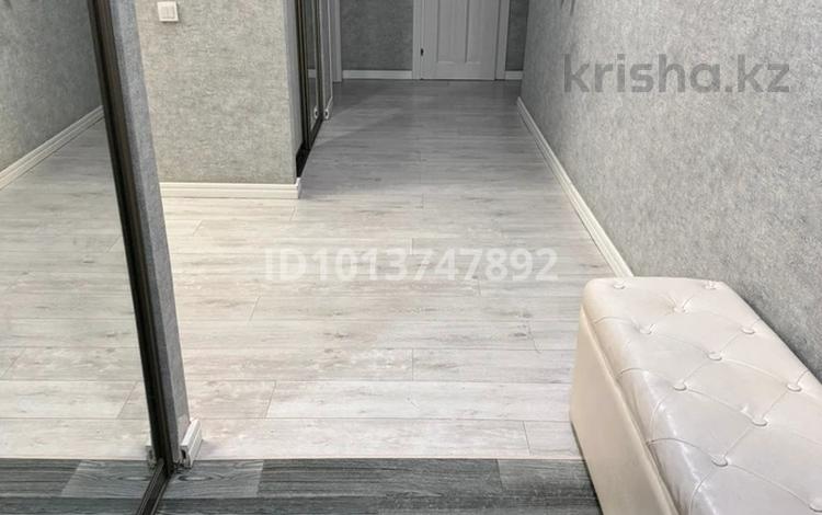 3-бөлмелі пәтер · 82 м² · 4/5 қабат, Гүлдер 3 ш/а., Таттимбета 5/2, бағасы: 44 млн ₸ в Караганде, Казыбек би р-н — фото 2