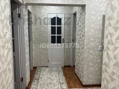 Аренда квартир в Алматы: 3-комнатная квартира · 70 м² · 1/5 этаж · помесячно, мкр Жулдыз-1 12 — Возле аллеи. за 350 000 〒 3-комнатная квартира · 70 м² · 1/5 этаж · помесячно, мкр Жулдыз-1 12 — Возле аллеи. за 350 000 〒 в Алматы, Турксибский р-н