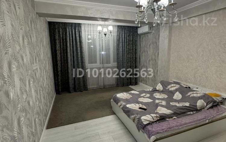 3-бөлмелі пәтер · 52 м² · 2/5 қабат, Халиуллина 196/1, бағасы: 44 млн ₸ в Алматы, Медеуский р-н — фото 2