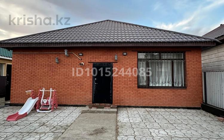Отдельный дом · 3 комнаты · 90 м² · 5 сот., мкр. Алтын орда, Ск Айболит 67а за 24 млн ₸ в Актобе — фото 2