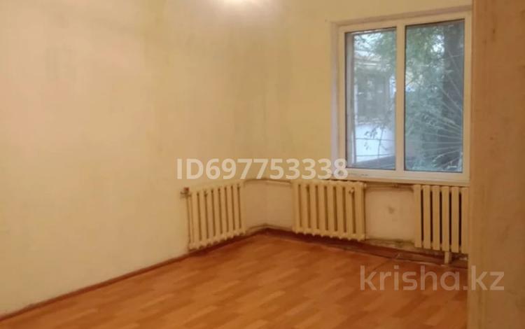 1-комнатная квартира, 40 м², 1/5 этаж помесячно, 8 мкр. 7 — Ост.Сейфулина