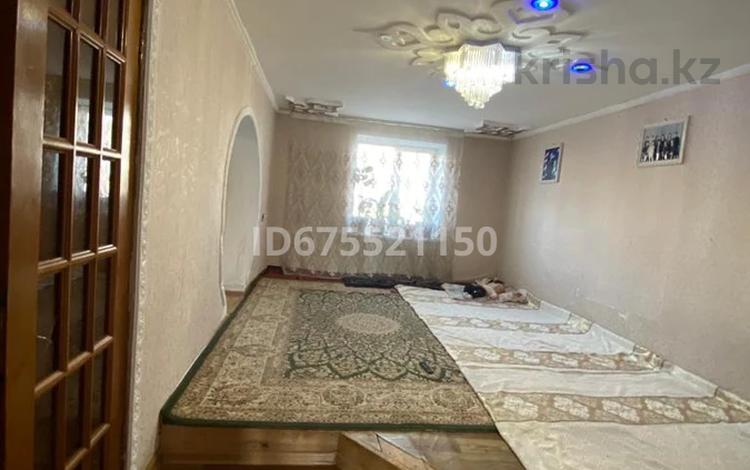 2-комнатная квартира, 50 м², Қасымжанва 14/2 за 10 млн 〒 в Ушарале — фото 2