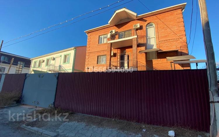 Отдельный дом · 8 комнат · 350 м² · , Проезд Жанша Танкыбвев 16 за 70 млн ₸ в Атырау — фото 9