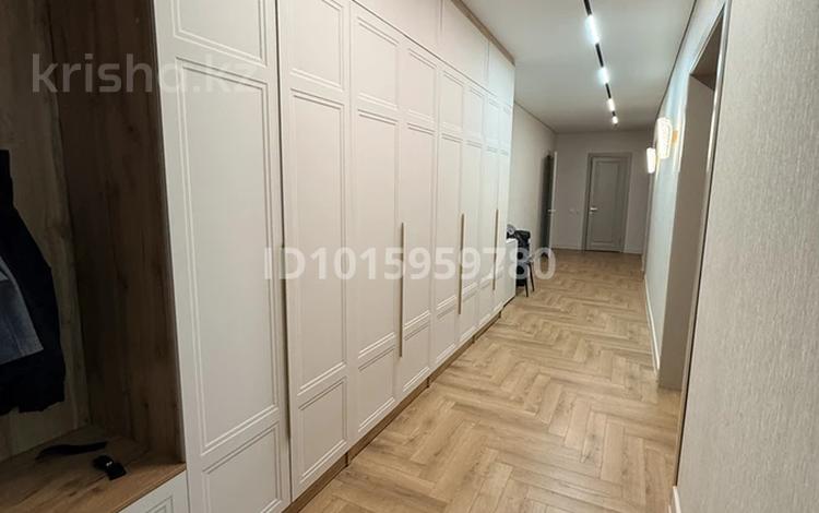 4-бөлмелі пәтер · 140 м² · 7/9 қабат, Бабатайулы13 1, бағасы: 85 млн ₸ в Семее — фото 2