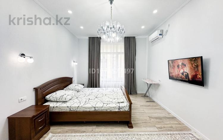 1-комнатная квартира · 40 м² · 4/9 этаж, мкр Нурсая, Абулхайр-хана 65 за 300 000 ₸ в Атырау — фото 2