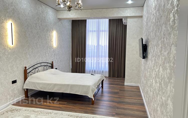 2-комнатная квартира · 65 м², 16-й мкр 85 за 15 000 ₸ в Актау — фото 2