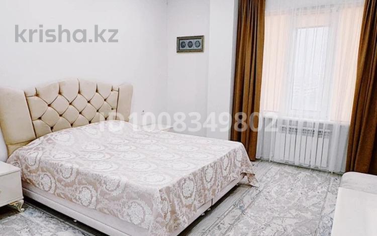 2-бөлмелі пәтер · 70 м² · 8/10 қабат, мкр Центральный, Азаттык 64А — Рядом остановка Стройконтора, бағасы: 299 000 ₸ в Атырау — фото 2