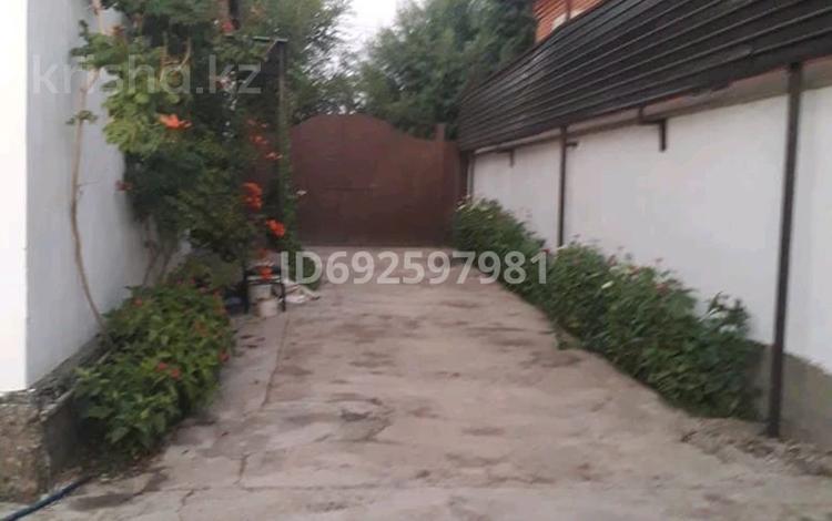 Отдельный дом · 3 комнаты · 140 м² · 10 сот., Абенова 25 за 24 млн ₸ в  — фото 2