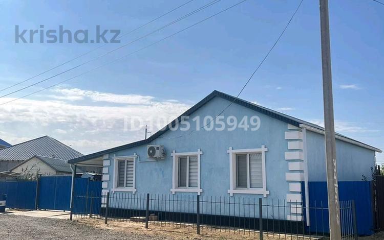 Отдельный дом · 3 комнаты · 100 м² · 10 сот., Кажима Жумалиева 32А за 26 млн 〒 в Атырау, мкр Мирас — фото 2