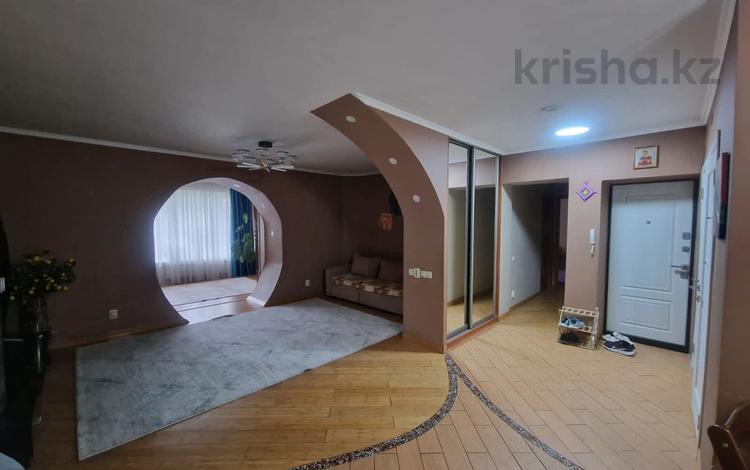 3-комнатная квартира · 75 м² · 2/2 этаж, мкр 16-й военный городок 46 — Суюнбая за 300 000 ₸ в Алматы, Турксибский р-н — фото 2