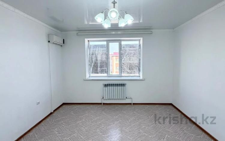 2-бөлмелі пәтер · 65 м² · 2/5 қабат, Алтын орда ш/а., бағасы: 22 млн ₸ в Актобе, мкр. Алтын орда — фото 5