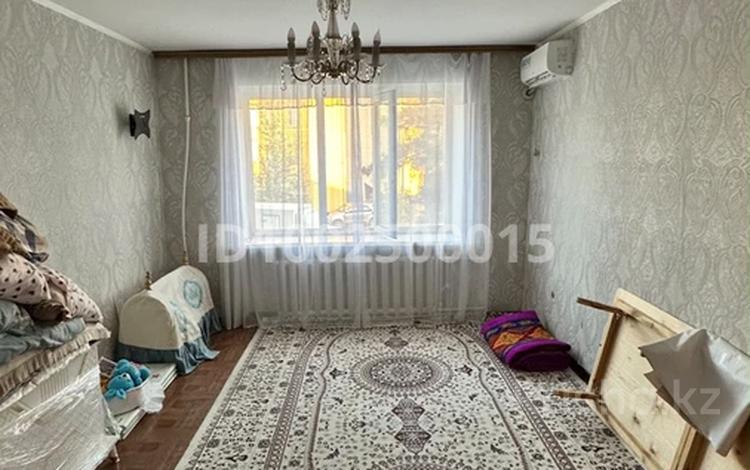 2-комнатная квартира · 50 м² · 2/5 этаж, мкр 11 за 17 млн ₸ в Актобе — фото 2