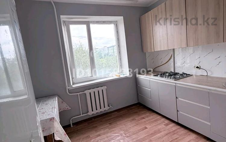 1-комнатная квартира · 38 м² · 5/9 этаж, мкр 4 4 за 13 млн ₸ в Уральске — фото 2