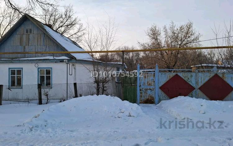 Отдельный дом · 2 комнаты · 53 м² · 10 сот., Иксанова — Около Казгазаймака за 7 млн ₸ в Аксае — фото 2