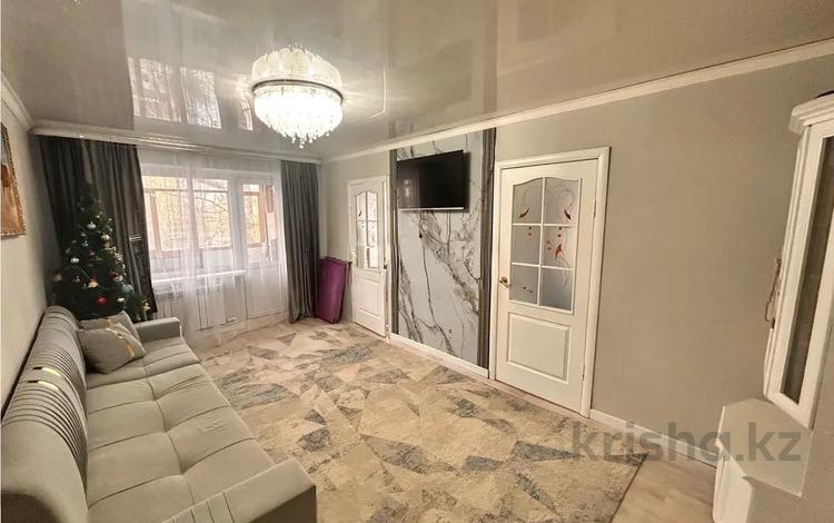 3-комнатная квартира · 47 м² · 3/5 этаж, Майкудук, 13й микрорайон за 11 млн ₸ в Караганде, Алихана Бокейханова р-н — фото 2