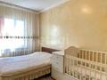 4-комнатная квартира, 90 м², 3/5 этаж, мкр Сайрам за 32 млн 〒 в Шымкенте, Енбекшинский р-н — фото 6