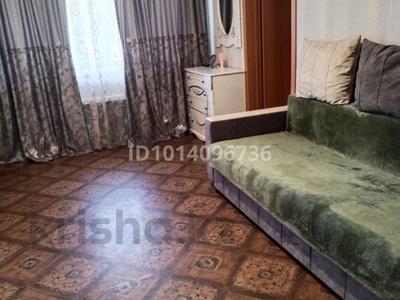 3-комнатная квартира · 54 м² · 1/4 этаж, Ишимская 70 за 8 млн ₸ в Караганде, Алихана Бокейханова р-н
