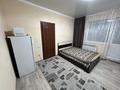 1-комнатная квартира, 32 м², 2/2 этаж помесячно, проспект Республики за 80 000 〒 в Караганде, Казыбек би р-н