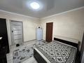 1-комнатная квартира, 32 м², 2/2 этаж помесячно, проспект Республики за 80 000 〒 в Караганде, Казыбек би р-н — фото 6