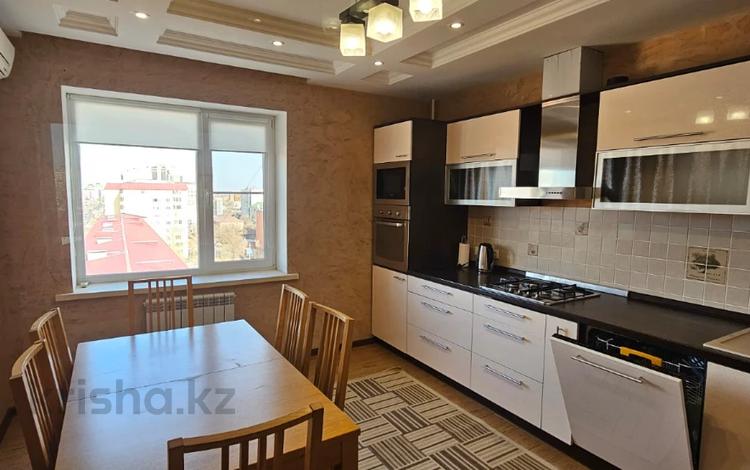 2-бөлмелі пәтер · 72 м² · 9/10 қабат, Кулманова 154 а, бағасы: 330 000 ₸ в Атырау — фото 4