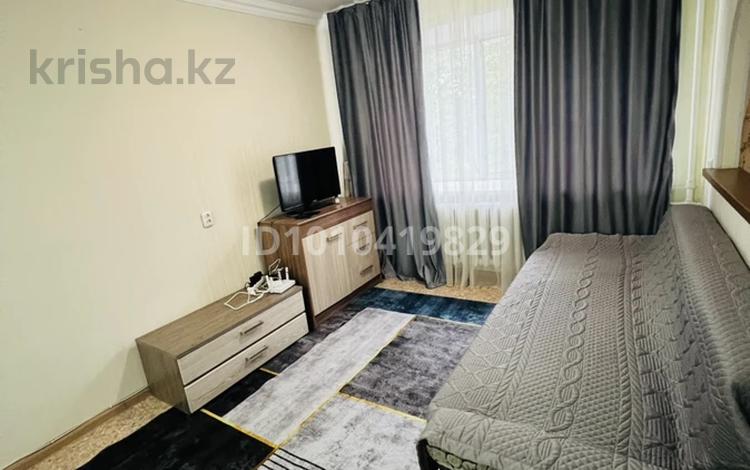 1-комнатная квартира · 36 м² · 4/5 этаж, мкр Новый Город, Мкр Новый Город мед Академия Гоголя 39 за 10 000 ₸ в Караганде, Казыбек би р-н — фото 2