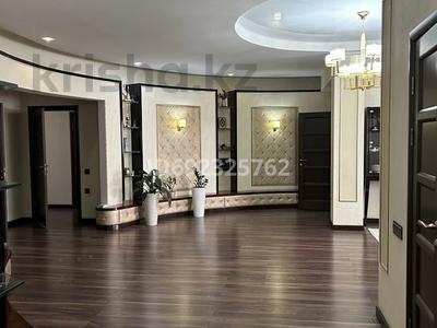 5-комнатная квартира, 205 м², 7/8 этаж, Кунаева — Кунаева за 120 млн 〒 в Шымкенте, Аль-Фарабийский р-н