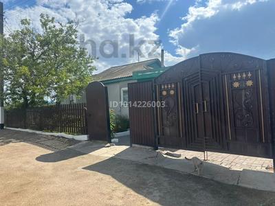 Отдельный дом · 8 комнат · 200 м² · 10 сот., Матросова 13 за 14.5 млн ₸ в Макинске