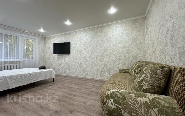 1-комнатная квартира · 32 м² · 2/5 этаж, Абая 88 за 16 000 ₸ в Петропавловске — фото 2