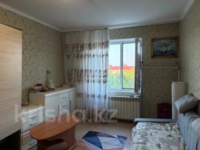 3-комнатная квартира · 70 м² · 4/5 этаж, мкр 8, гришина 64 за 17.5 млн ₸ в Актобе