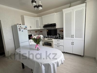3-бөлмелі пәтер · 90 м² · 1/5 қабат, Алтын орда ш/а., ​Батыс 2 микрорайон 10е, бағасы: 36.5 млн ₸ в Актобе, мкр. Алтын орда