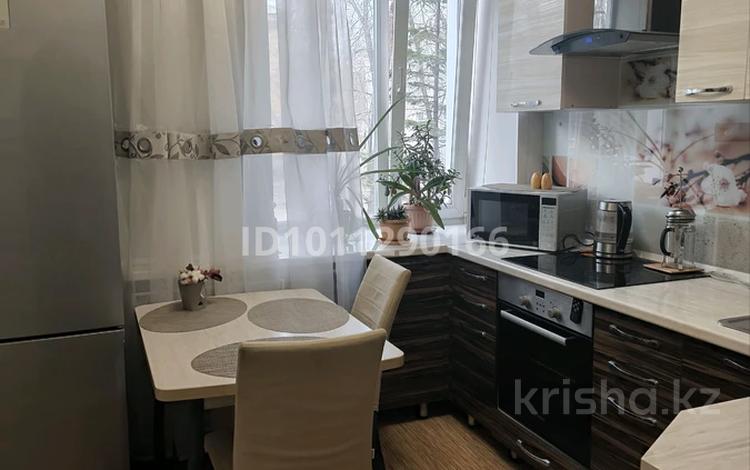 3-бөлмелі пәтер · 64 м² · 1/2 қабат, Краснознаменная 88 — Гоголя, бағасы: 16 млн ₸ в Усть-Каменогорске, Ульбинский — фото 2