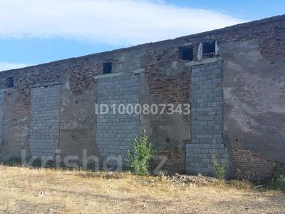 Завод · 32 сотки, Шоссе 9б — Вдоль трассы за 32 млн 〒 в Каракемер