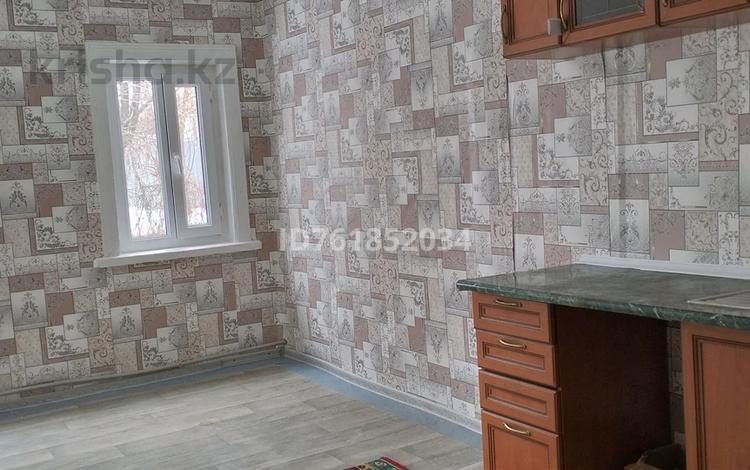 Үйдің бір бөлігі · 2 бөлме · 50 м² · 6.6 сот., Райымбека 42 — Не далёко от 9школы, бағасы: 90 000 〒 в Талгаре — фото 2