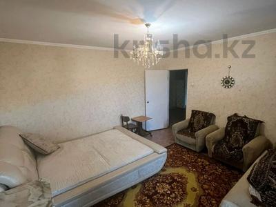 3-комнатная квартира · 66 м² · 2 этаж, Степной 2 3 за 180 000 〒 в Караганде, Казыбек би р-н