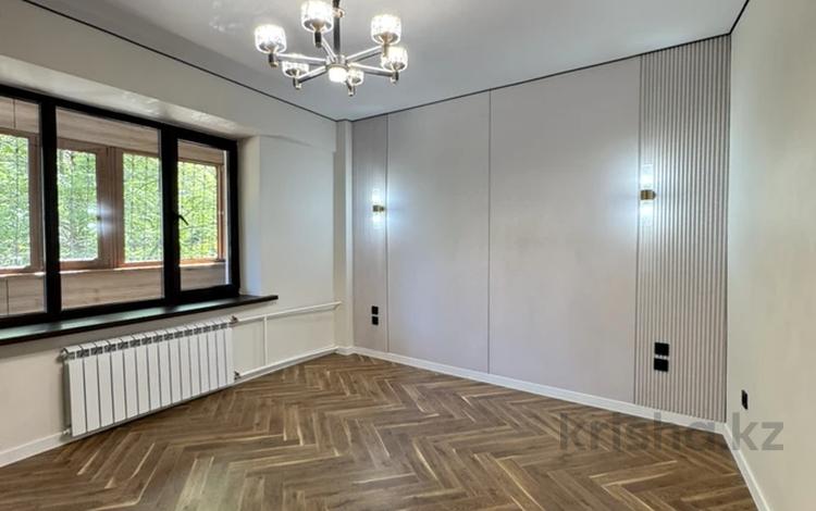 3-бөлмелі пәтер · 80 м² · 2/5 қабат, Желтоксан, бағасы: 90 млн ₸ в Алматы, Алмалинский р-н — фото 2