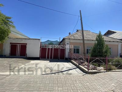 Отдельный дом · 4 комнаты · 250 м² · 11 сот., Рая Дастанова 130 — Куаныш базар,Магазин Жан за 25 млн 〒 в Туркестане